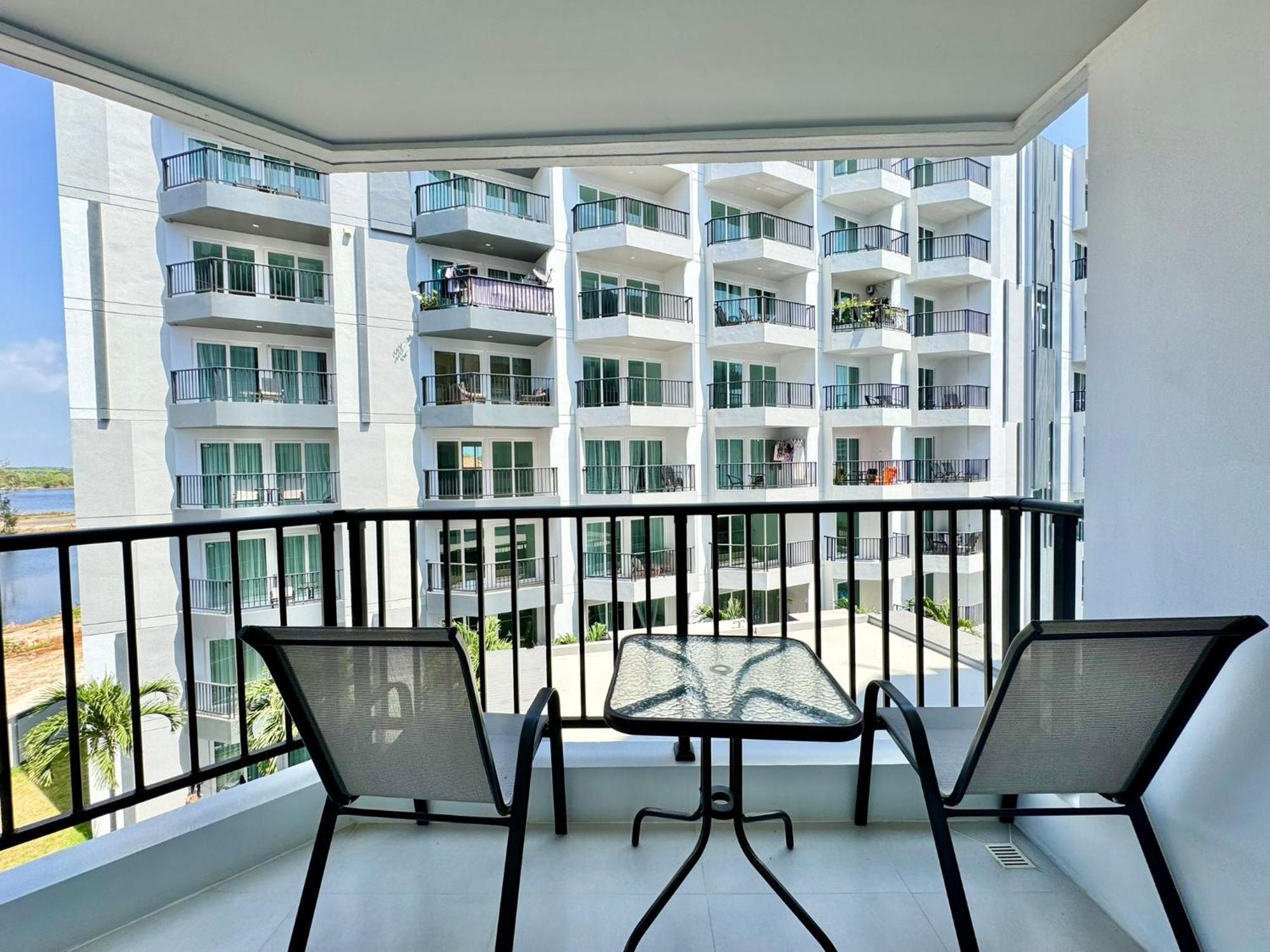 Mantra Beach Condominium Suite - Mae Phim Banthafat Kültér fotó